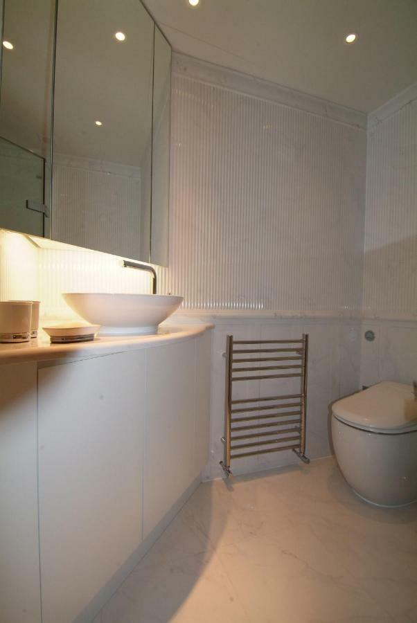 Chelsea: Exceptional 1Br W/Views Of The River Thames & Battersea Park Apartment ลอนดอน ภายนอก รูปภาพ
